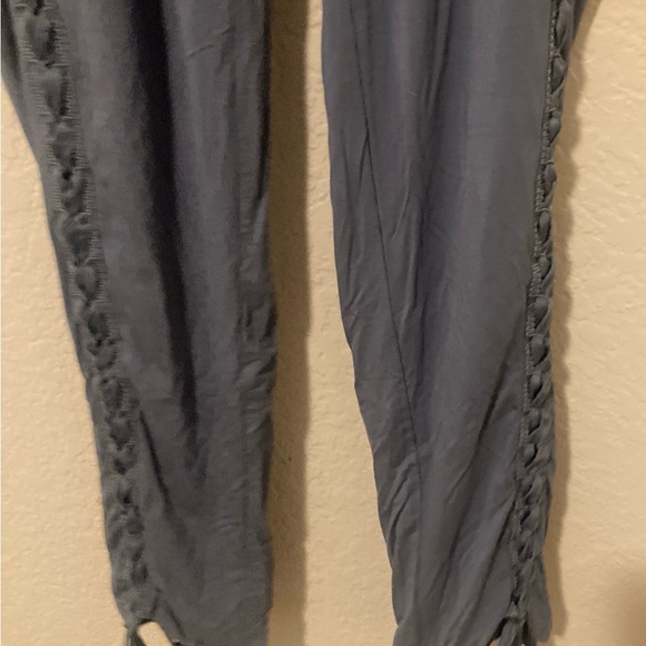 Meshki Blue Leggings with Side Detailing - Picture 4 of 4